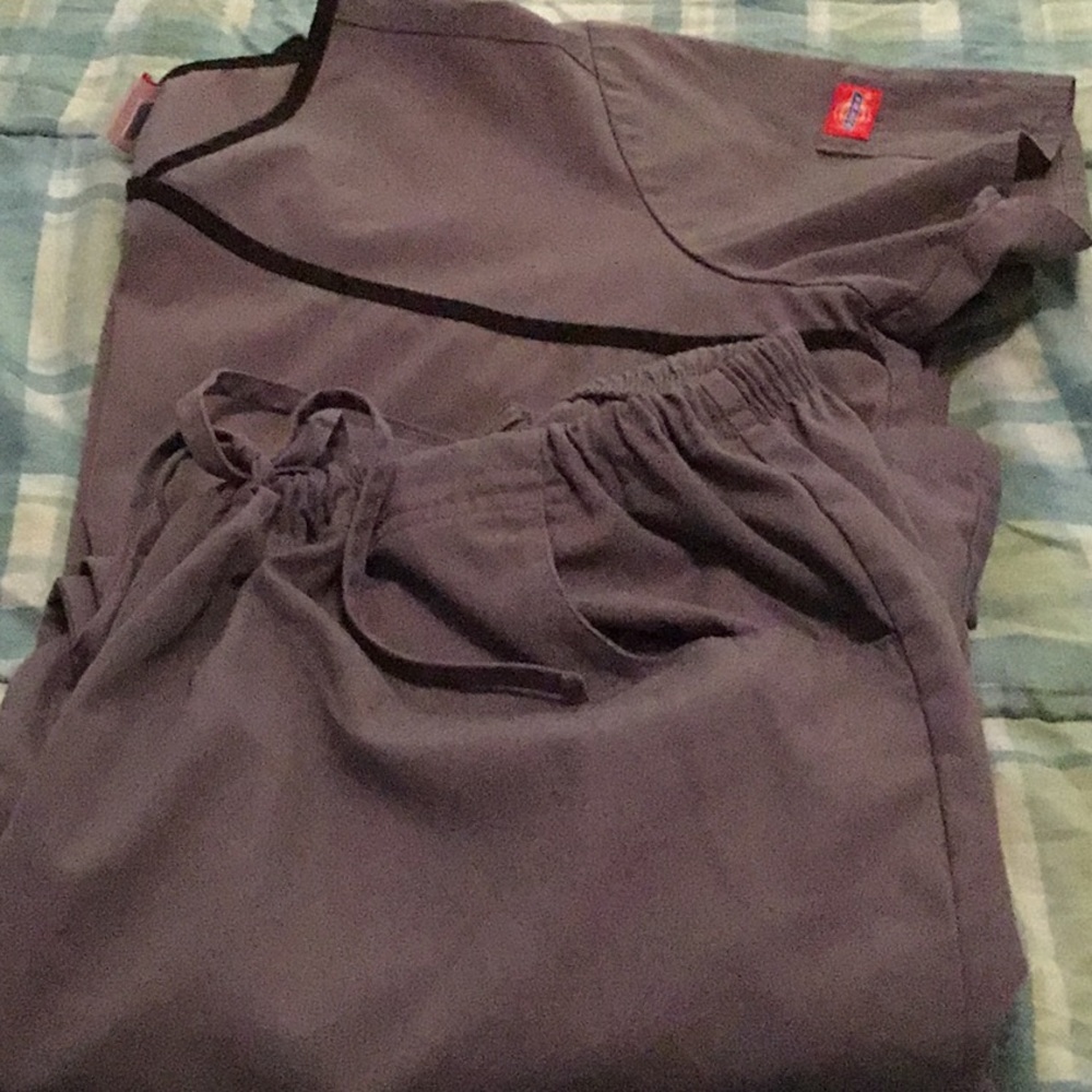 Gray scrub set SOLD
